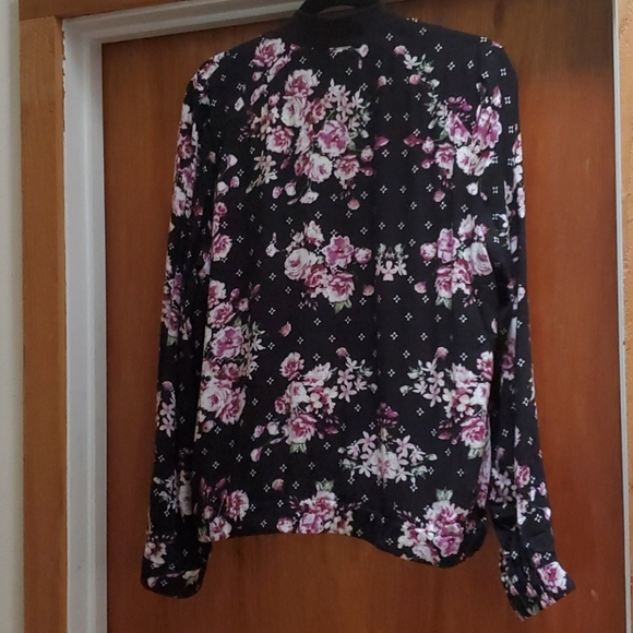*sold* Lightweight floral bomber jacket - Picture 4 of 4